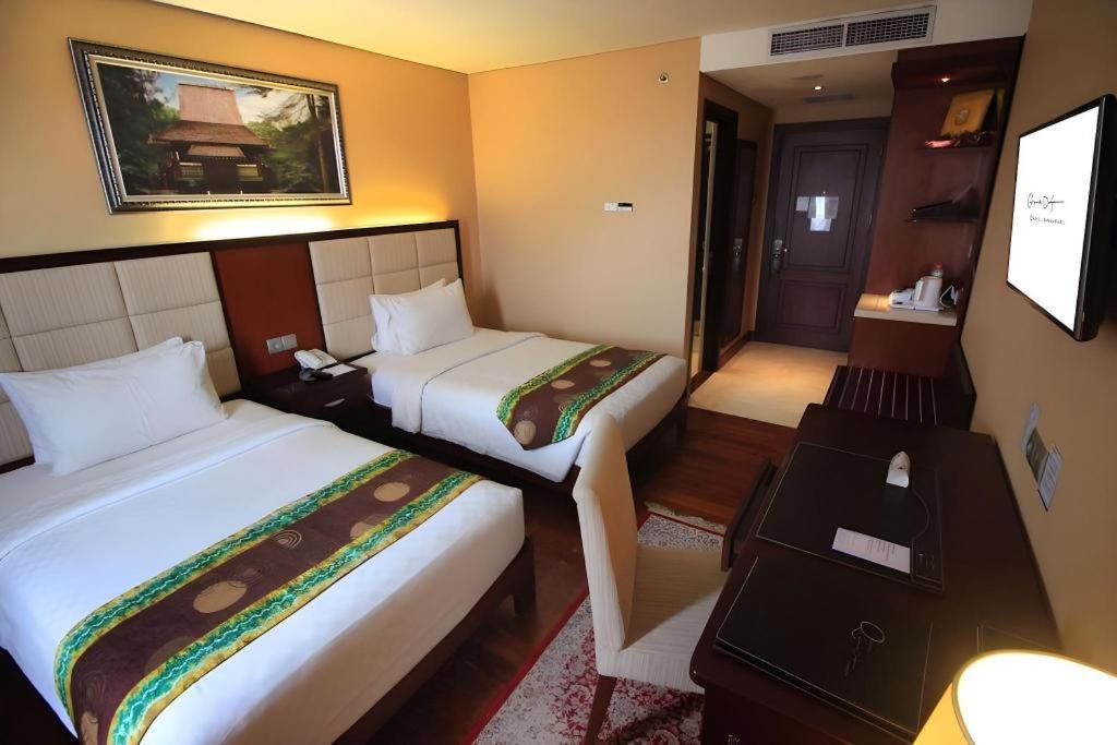 Grand Qin Hotel Banjarbaru Luaran gambar