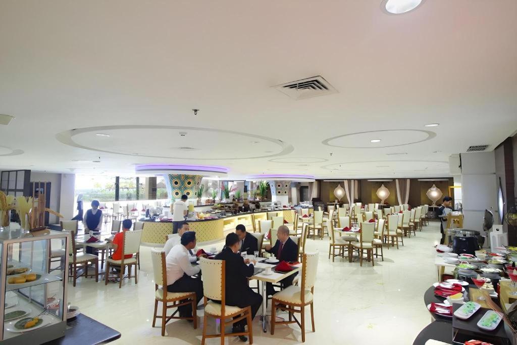 Grand Qin Hotel Banjarbaru Luaran gambar