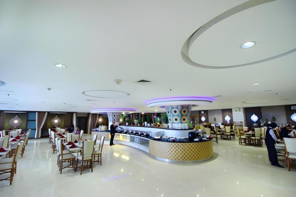 Grand Qin Hotel Banjarbaru Luaran gambar